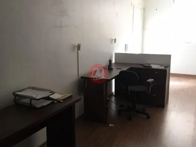Sala à venda, no bairro Floresta em Porto Alegre