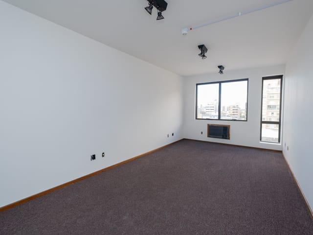 Sala à venda, no bairro Centro em Pelotas