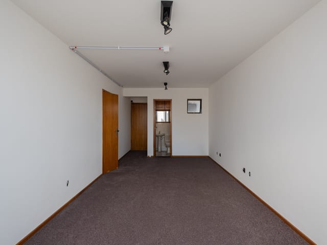 Sala à venda, no bairro Centro em Pelotas