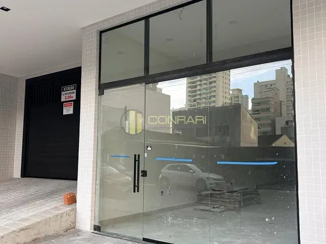 Sala para alugar, no bairro Meia Praia em Itapema