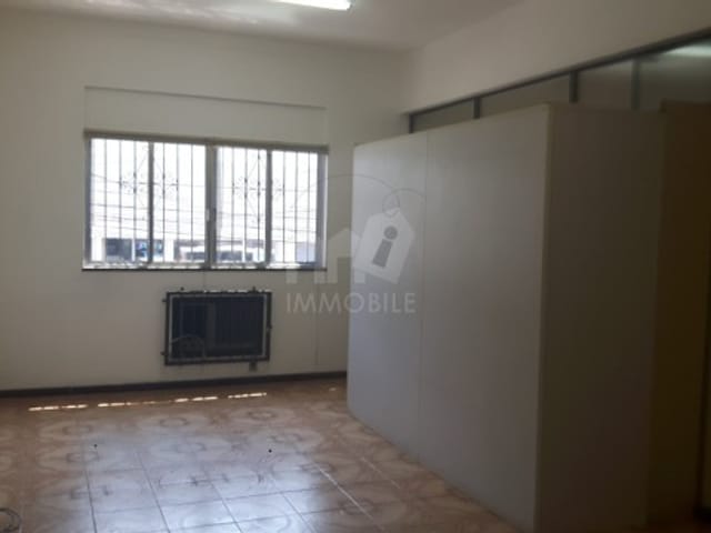 Sala para alugar, no bairro Coronel Veiga em Petrópolis