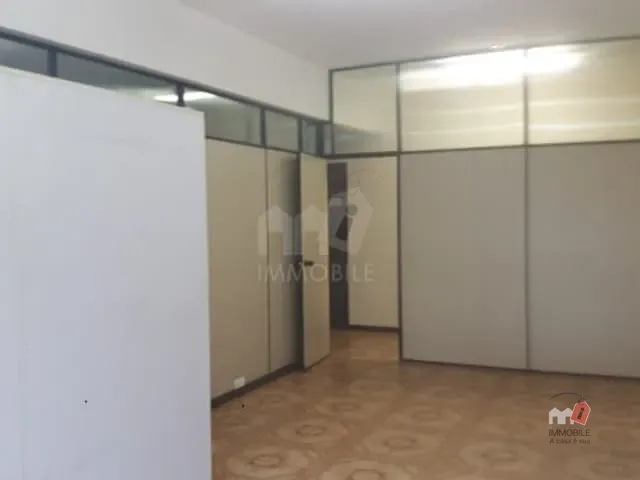Sala para alugar, no bairro Coronel Veiga em Petrópolis