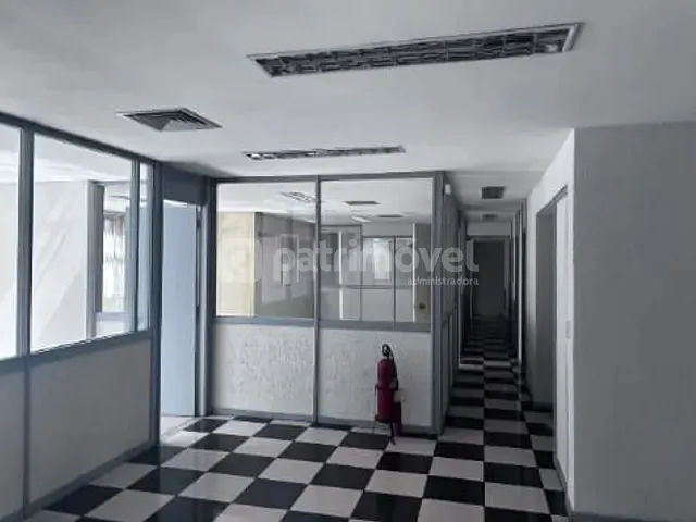 Sala à venda ou para alugar, no bairro Centro em Rio de Janeiro