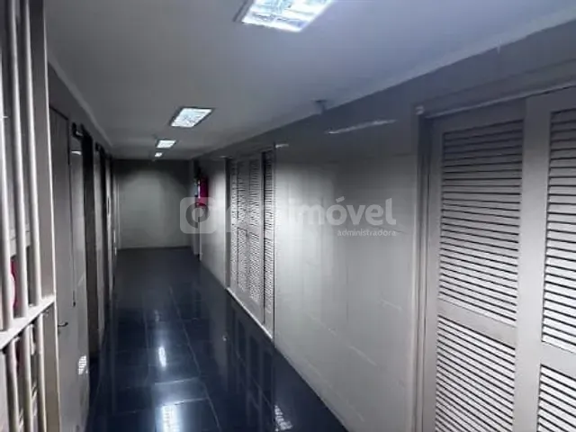 Sala à venda ou para alugar, no bairro Centro em Rio de Janeiro