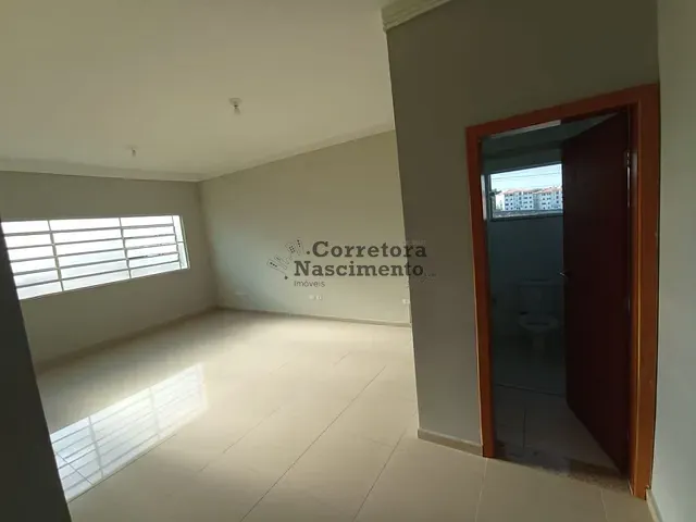 Sala com 34m², para alugar, no bairro Jardim Altos de Santana I em Jacareí