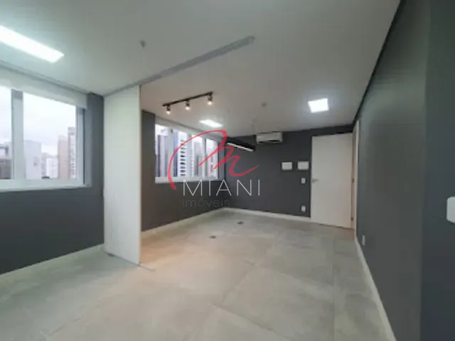 Sala com 36m², para alugar, no bairro Cidade Monções em Rua Arizona