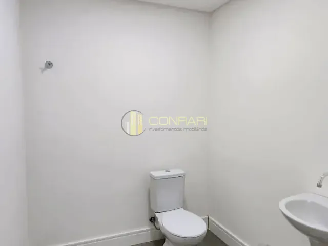 Sala à venda, no bairro Meia Praia em Itapema