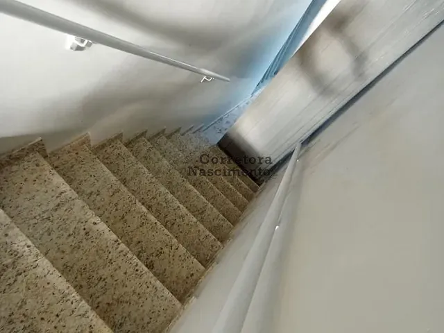 Sala com 32m², para alugar, no bairro Jardim Altos de Santana I em Jacareí