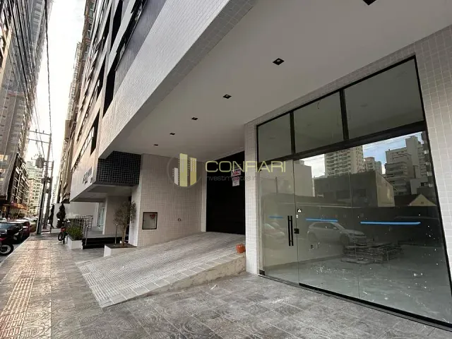 Sala à venda, no bairro Meia Praia em Itapema