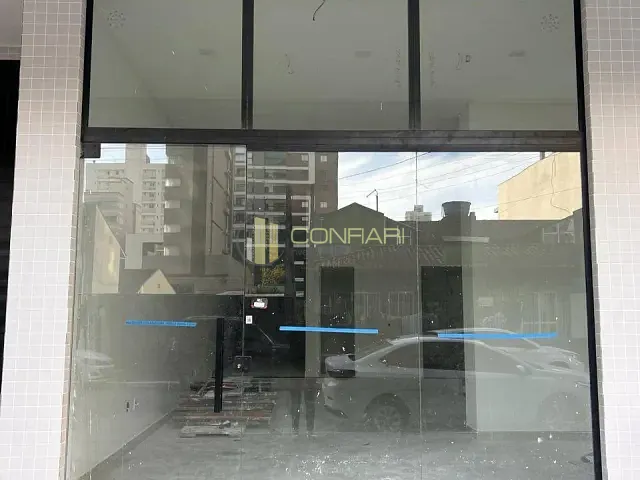 Sala à venda, no bairro Meia Praia em Itapema