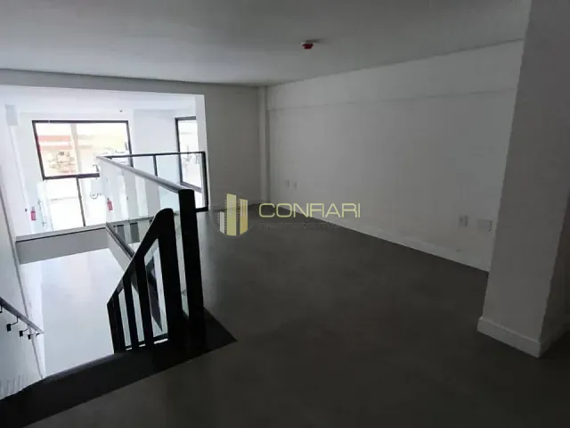 Sala com 85m², para alugar, no bairro Morretes em Itapema