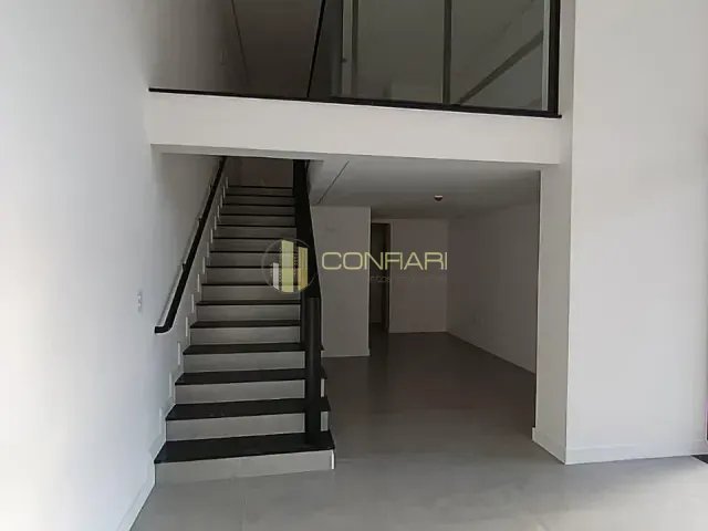 Sala com 84m², para alugar, no bairro Morretes em Itapema
