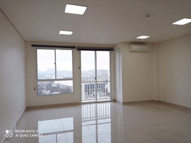 Sala com 42m², para alugar, no bairro Pinheiros em São Paulo
