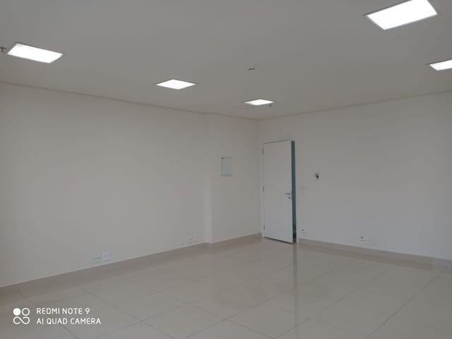Sala com 42m², para alugar, no bairro Pinheiros em São Paulo