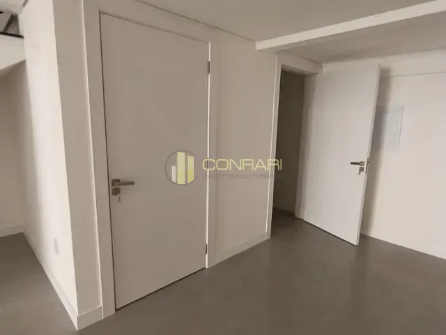 Sala com 83m², para alugar, no bairro Morretes em Itapema