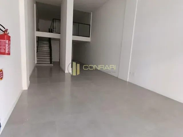 Sala com 83m², para alugar, no bairro Morretes em Itapema