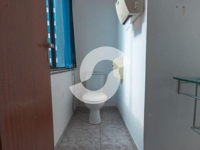 Foto do Sala - Sala comercial, com 667 metros quadrados, uma excelente localização no centro da Cidade de Niterói. | SelfSpin