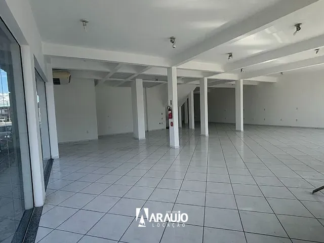 Sala para alugar, no bairro Cordeiros em Itajaí
