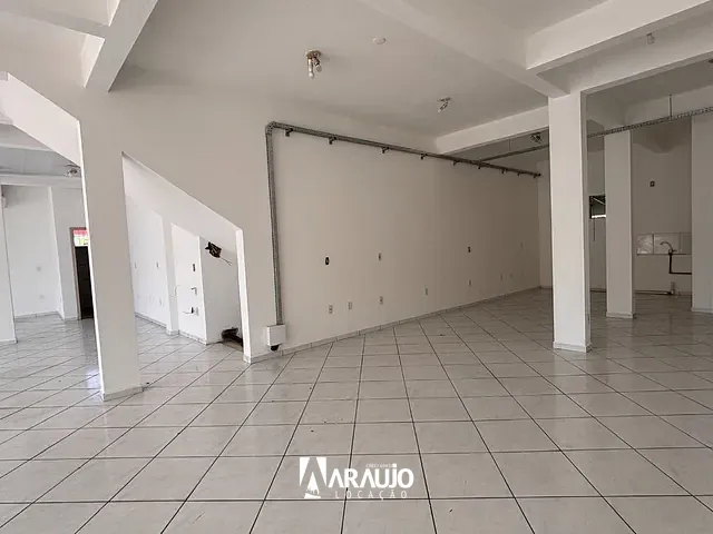 Sala para alugar, no bairro Cordeiros em Itajaí