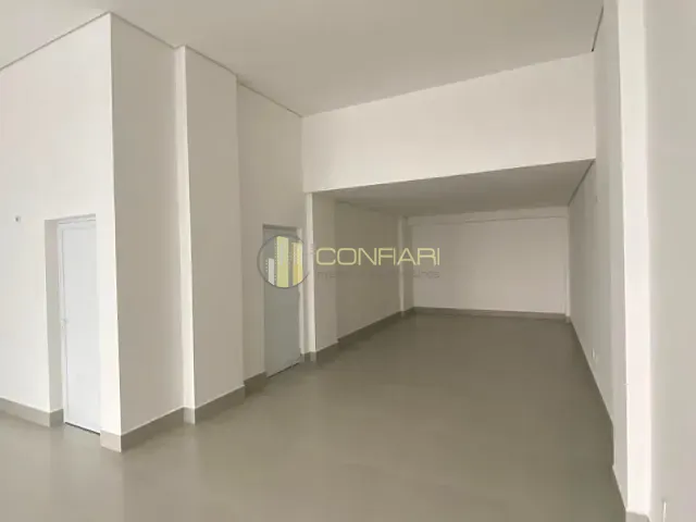 Sala para alugar, no bairro Meia praia em Itapema