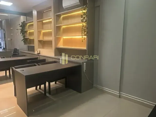 Sala para alugar, no bairro Meia Praia em Itapema