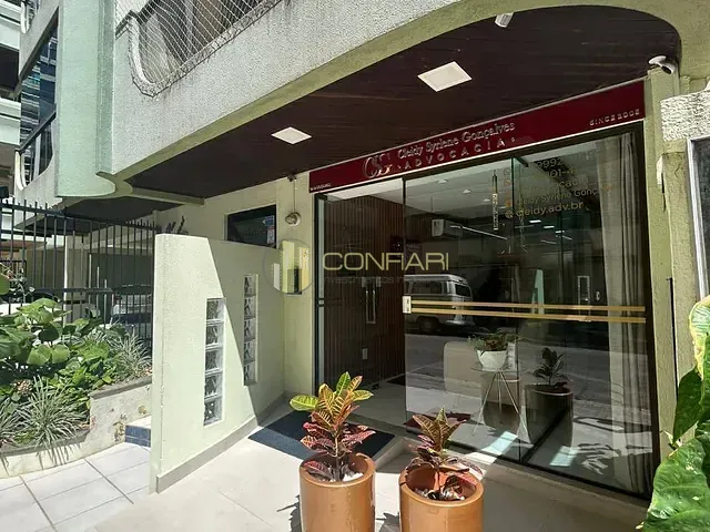 Sala para alugar, no bairro Meia Praia em Itapema