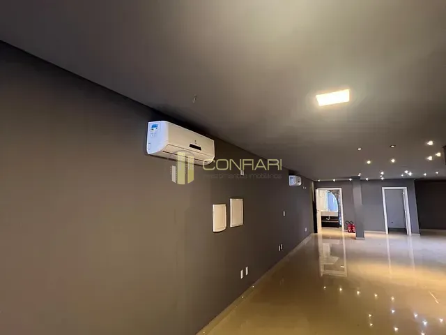 Sala para alugar, no bairro Meia Praia em Itapema