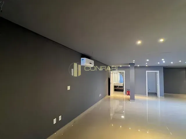 Sala para alugar, no bairro Meia Praia em Itapema