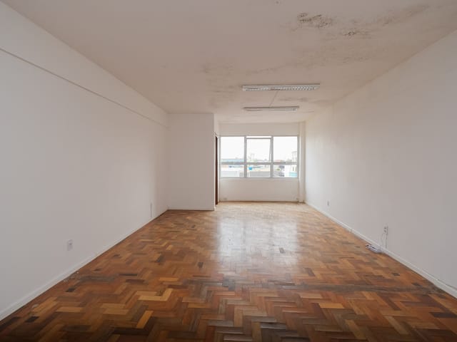Sala para alugar, no bairro Centro em Pelotas