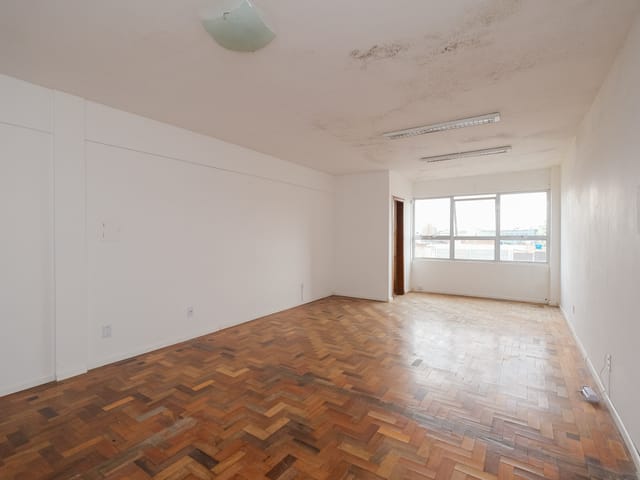 Sala para alugar, no bairro Centro em Pelotas