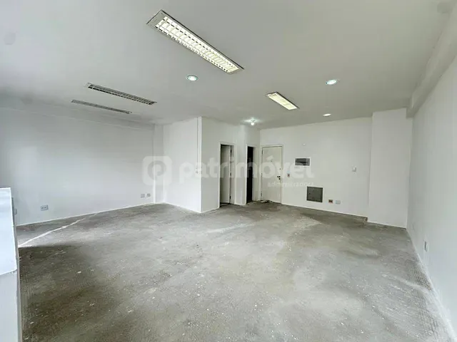 Sala com 51m², para alugar, no bairro Barra da Tijuca em Rio de Janeiro