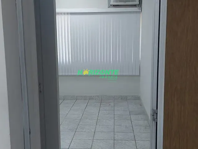 Sala com 36m², à venda ou para alugar, no bairro Jardim São Dimas em São José dos Campos