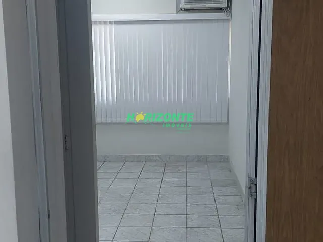 Sala com 42m², à venda ou para alugar, no bairro Jardim São Dimas em São José dos Campos