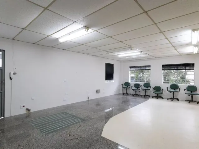 Sala para alugar, no bairro Santo Inácio em Curitiba