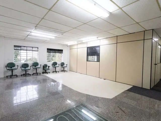 Sala para alugar, no bairro Santo Inácio em Curitiba