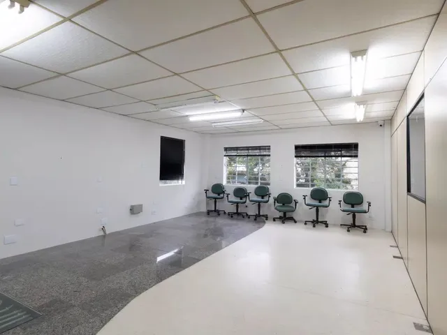 Sala para alugar, no bairro Santo Inácio em Curitiba