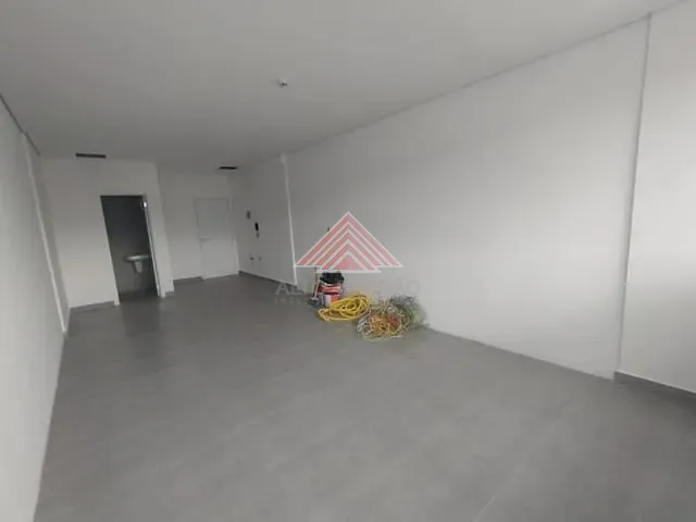 Sala com 38m², para alugar, no bairro Jardim Haydee em Mauá