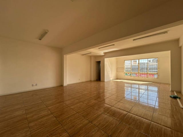 Sala à venda, no bairro Centro em Pelotas