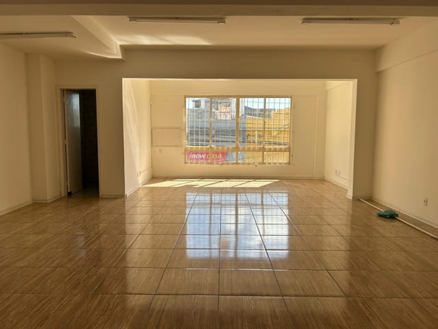 Sala à venda, no bairro Centro em Pelotas