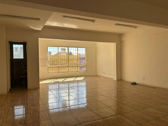 Sala à venda, no bairro Centro em Pelotas