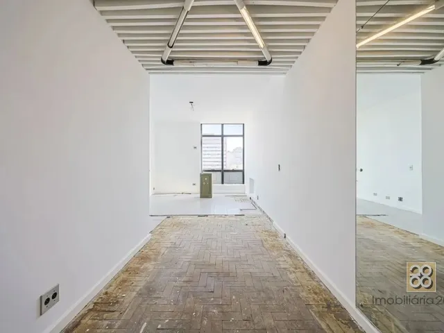 Sala à venda, no bairro Centro em Curitiba