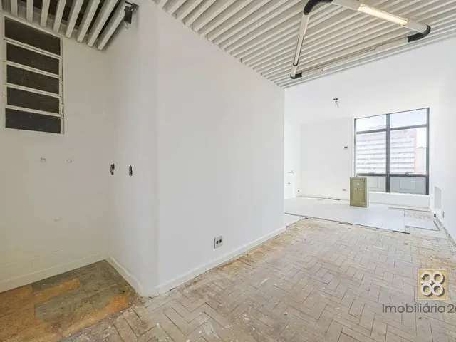 Sala à venda, no bairro Centro em Curitiba