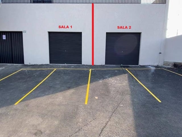 Locação - Sala Comercial, 60m², Cozinha, Banheiro Social e 02 Vagas de Estacionamento, Uvaranas.
