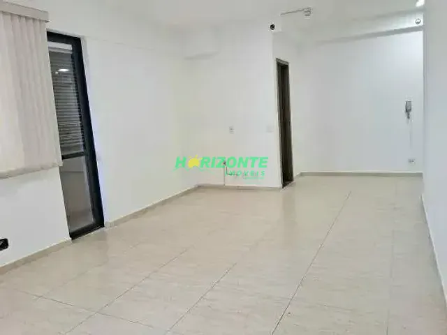 Sala com 44m², à venda, no bairro Jardim São Dimas em São José dos Campos
