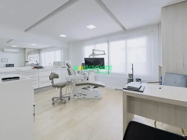 Sala à venda ou para alugar, no bairro Loteamento Urbanova  em São José dos Campos