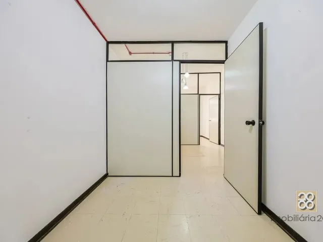 Sala à venda, no bairro Centro em Curitiba