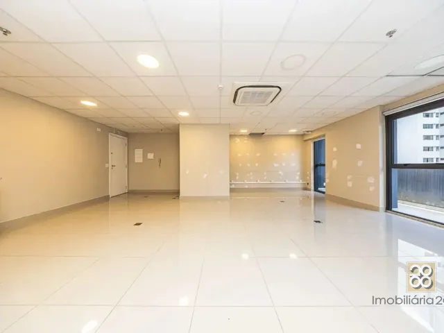Sala à venda, no bairro Centro em Curitiba