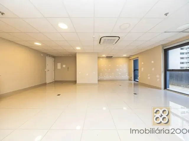 Sala à venda, no bairro Centro em Curitiba