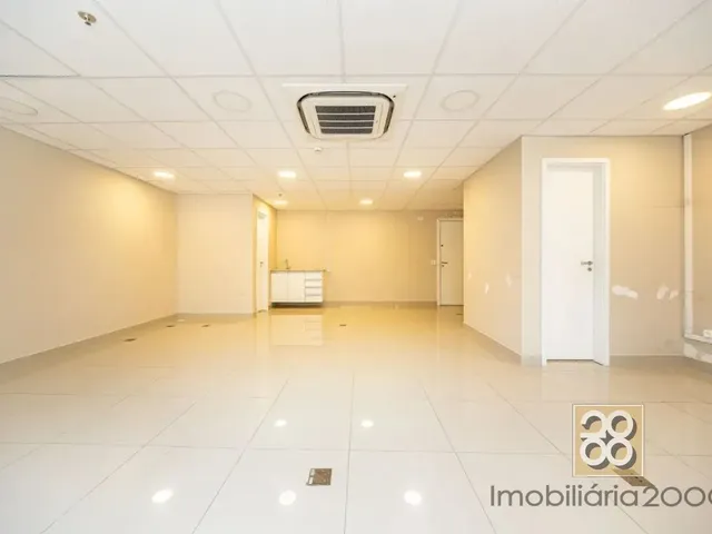 Sala à venda, no bairro Centro em Curitiba