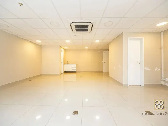 Sala à venda, no bairro Centro em Curitiba
